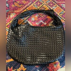 Good condition black woven bag Miele bianco